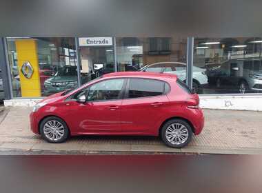 Peugeot - 208